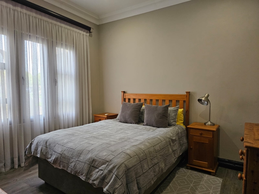 5 Bedroom Property for Sale in Jim Fouchepark Free State